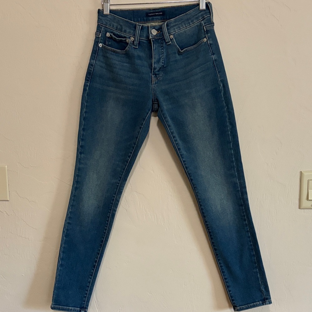 Lucky Brand Ava Midrise Skinny Jeans. Size 4/27R